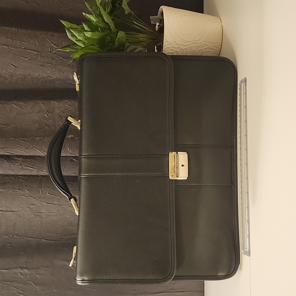 Samsonite Black Briefcase with Lock and Key (No Strap)